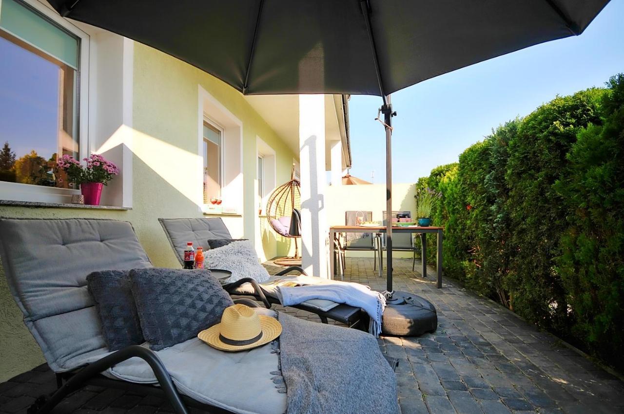 Plaza Apartment *