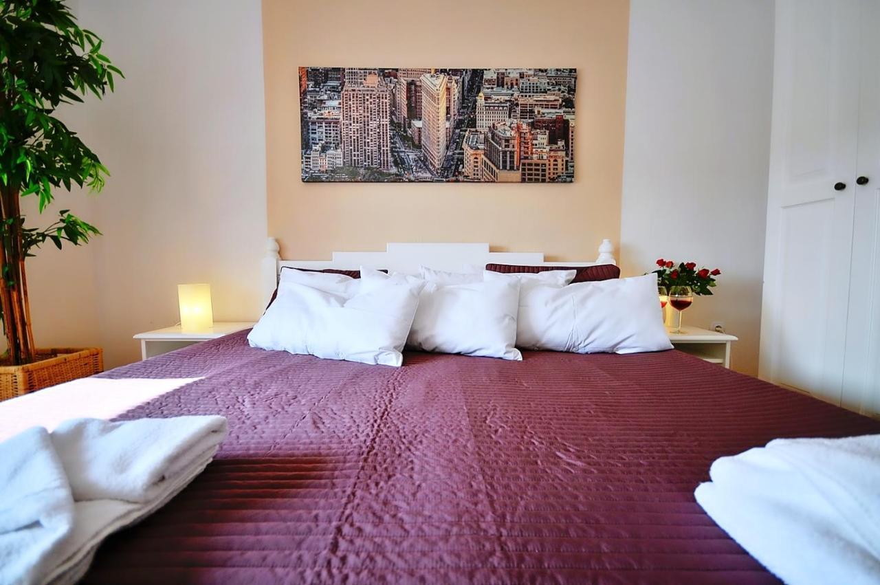 Plaza Apartment