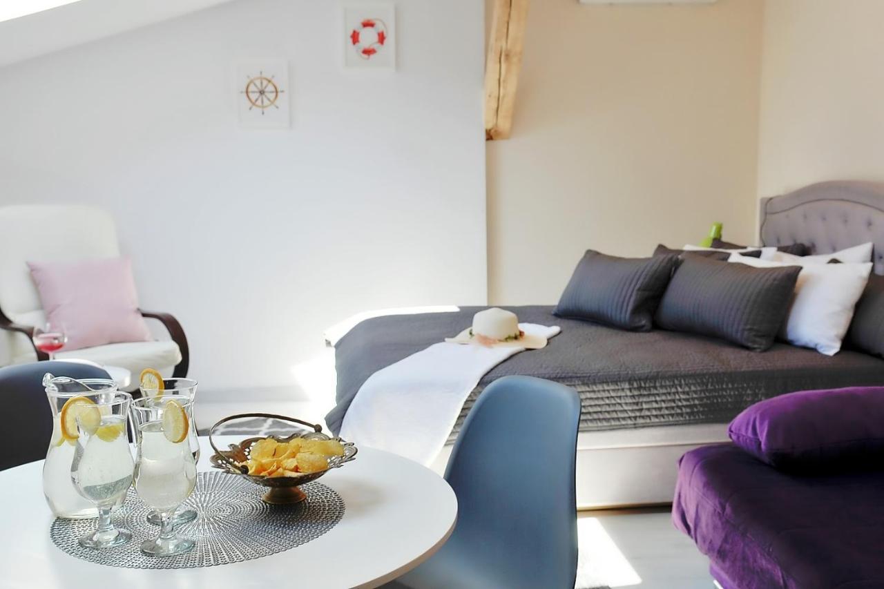 Plaza Apartment